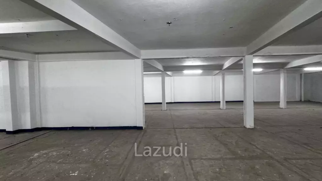 Prime Retail Space in Bang Na with Main Sukhumvit Access