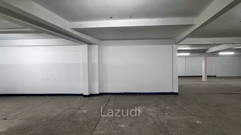 Prime Retail Space in Bang Na with Main Sukhumvit Access
