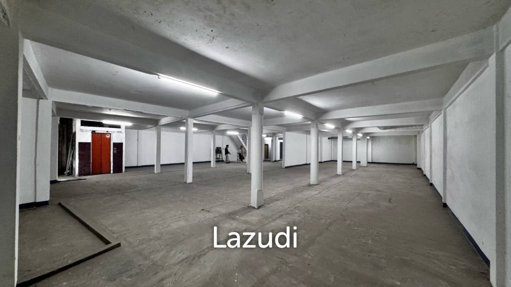 Prime Retail Space in Bang Na with Main Sukhumvit Access