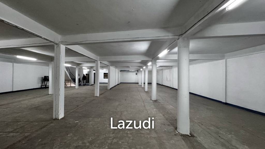 Prime Retail Space in Bang Na with Main Sukhumvit Access