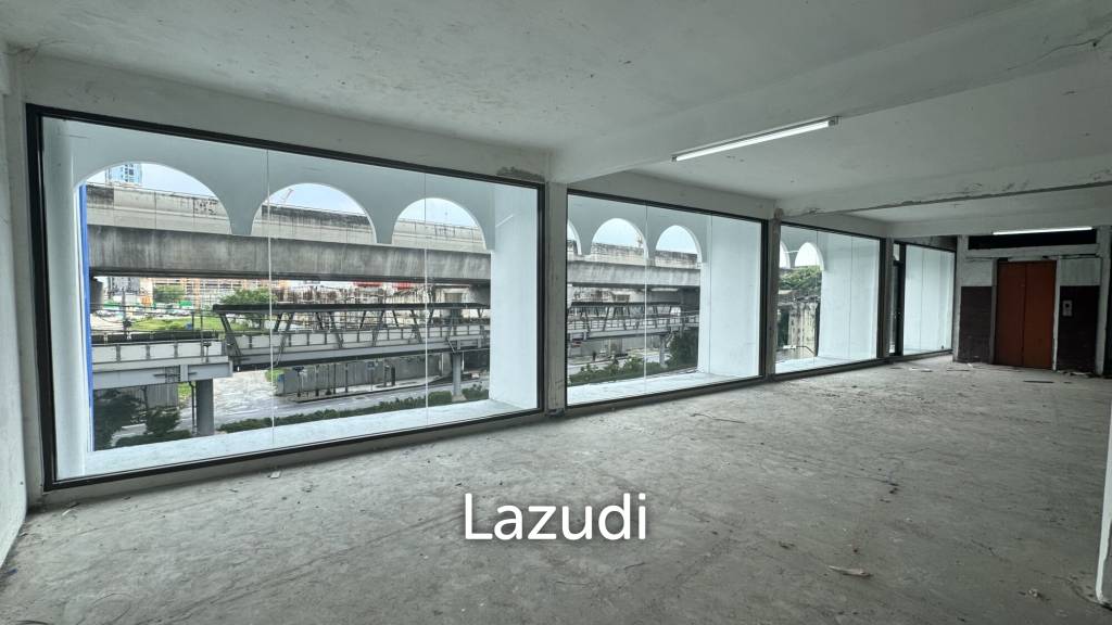 Prime Retail Space in Bang Na with Main Sukhumvit Access