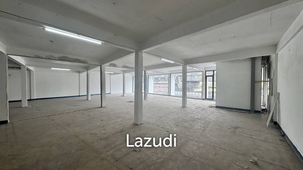 Prime Retail Space in Bang Na with Main Sukhumvit Access
