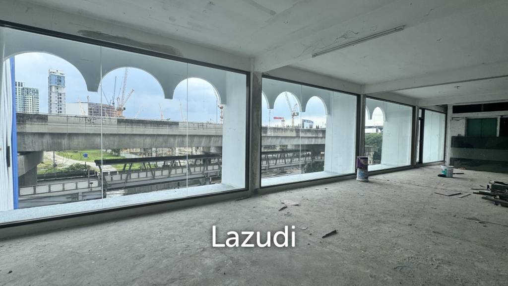 Prime Retail Space in Bang Na with Main Sukhumvit Access