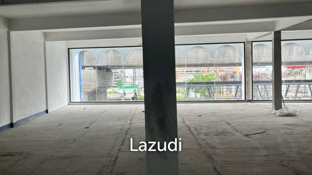 Prime Retail Space in Bang Na with Main Sukhumvit Access
