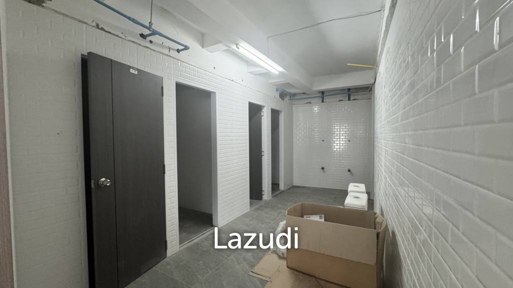 Prime Retail Space in Bang Na with Main Sukhumvit Access