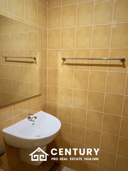 Modern 3-Bedroom Townhouse in Hua Hin Center