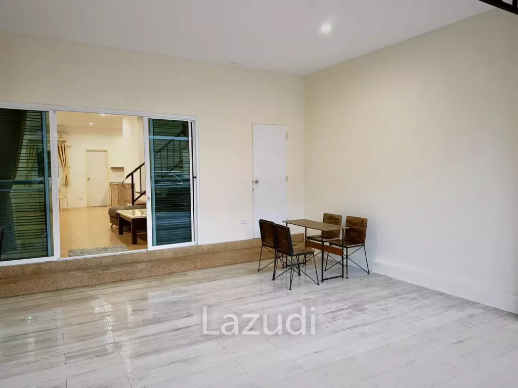 Modern 3-Bedroom Townhouse in Hua Hin Center
