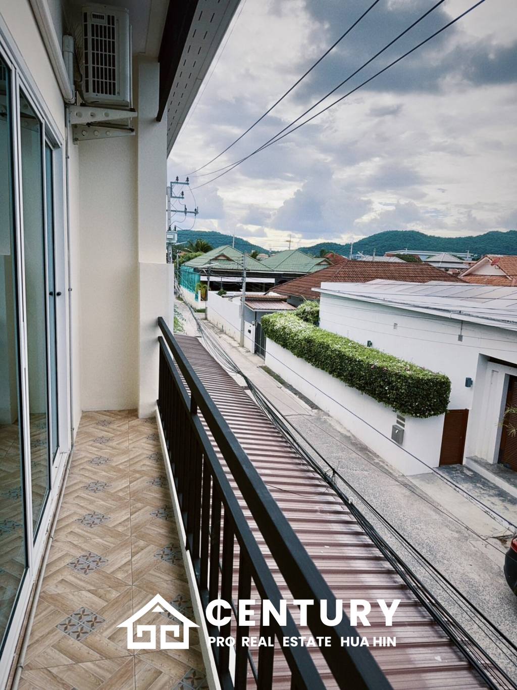 Modern 3-Bedroom Townhouse in Hua Hin Center