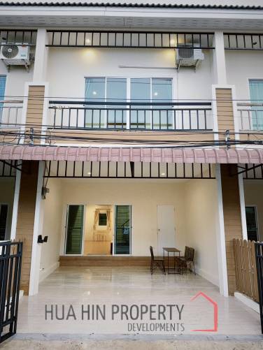Modern 3-Bedroom Townhouse in Hua Hin Center Modern 3-Bedroom Townhouse in Hua Hin Center
