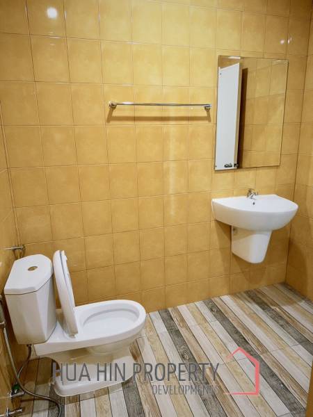 Modern 3-Bedroom Townhouse in Hua Hin Center