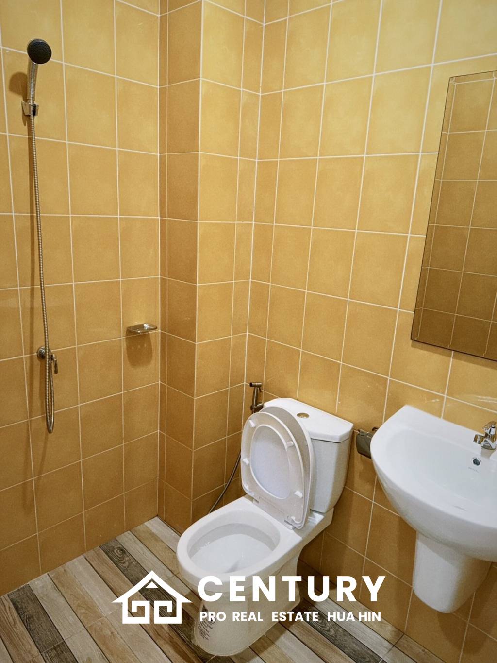 Modern 3-Bedroom Townhouse in Hua Hin Center