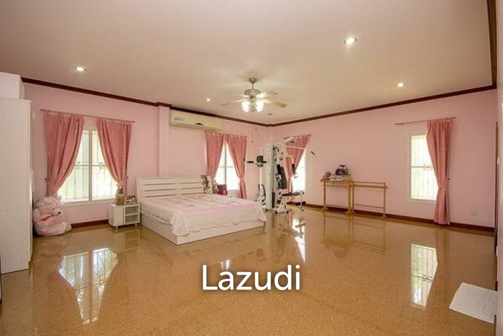 2,400 Sqm 4 Bed 5 Bath Villa For Sale