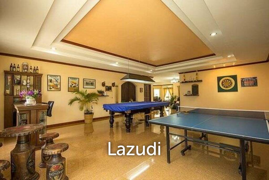 2,400 Sqm 4 Bed 5 Bath Villa For Sale