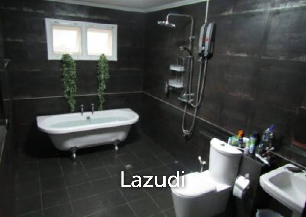 2,400 Sqm 4 Bed 5 Bath Villa For Sale