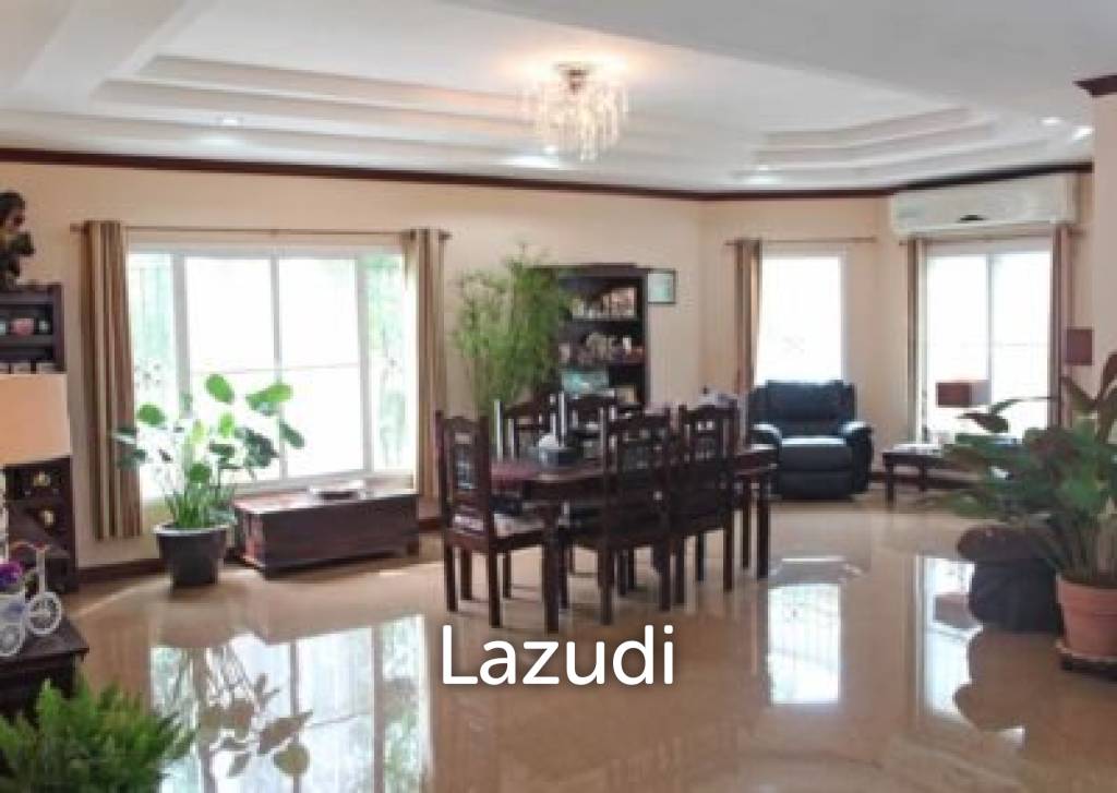 2,400 Sqm 4 Bed 5 Bath Villa For Sale