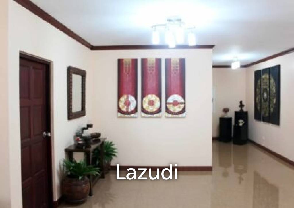 2,400 Sqm 4 Bed 5 Bath Villa For Sale