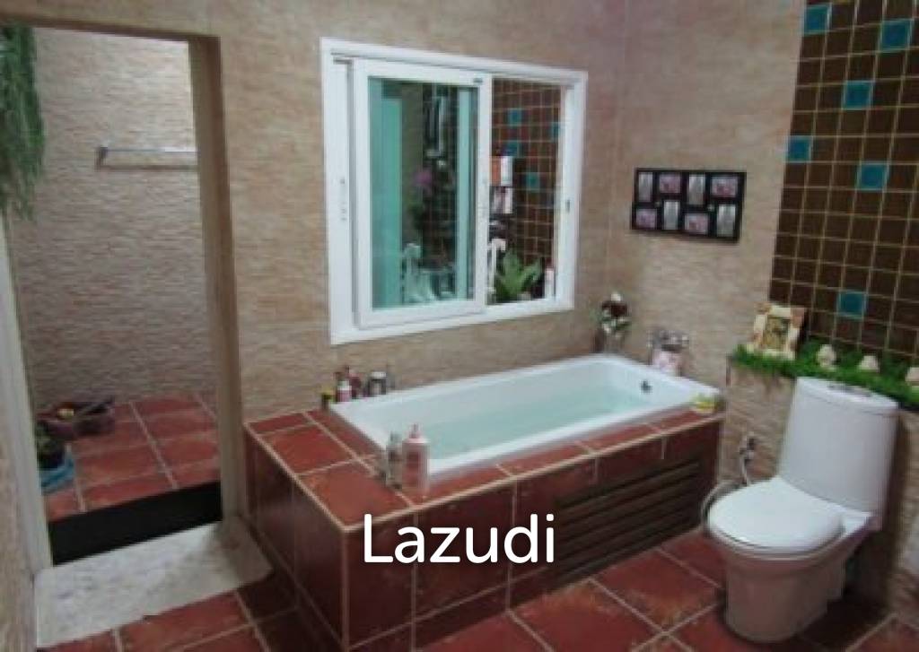 2,400 Sqm 4 Bed 5 Bath Villa For Sale