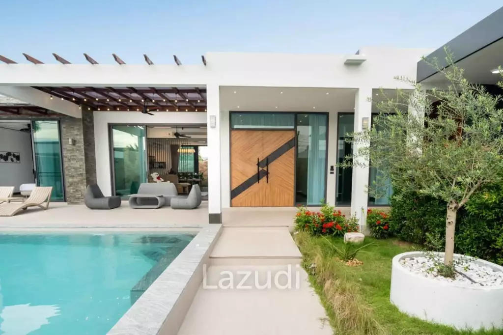 Brand New Modern 3-Bedroom Pool Villa in Thalang