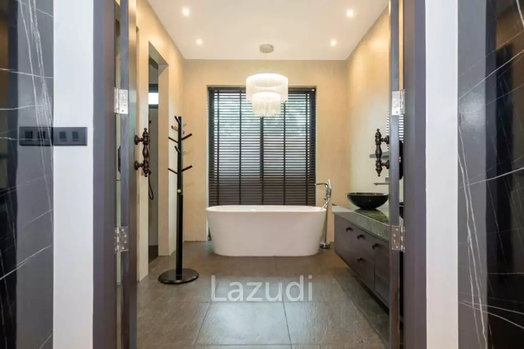Brand New Modern 3-Bedroom Pool Villa in Thalang