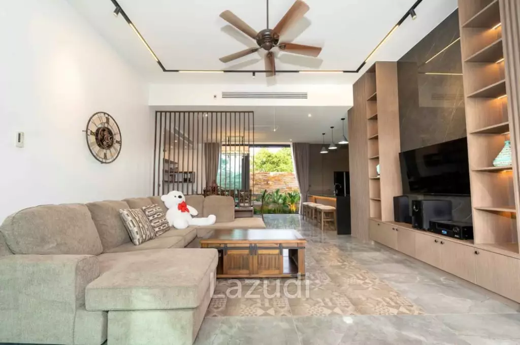 Brand New Modern 3-Bedroom Pool Villa in Thalang
