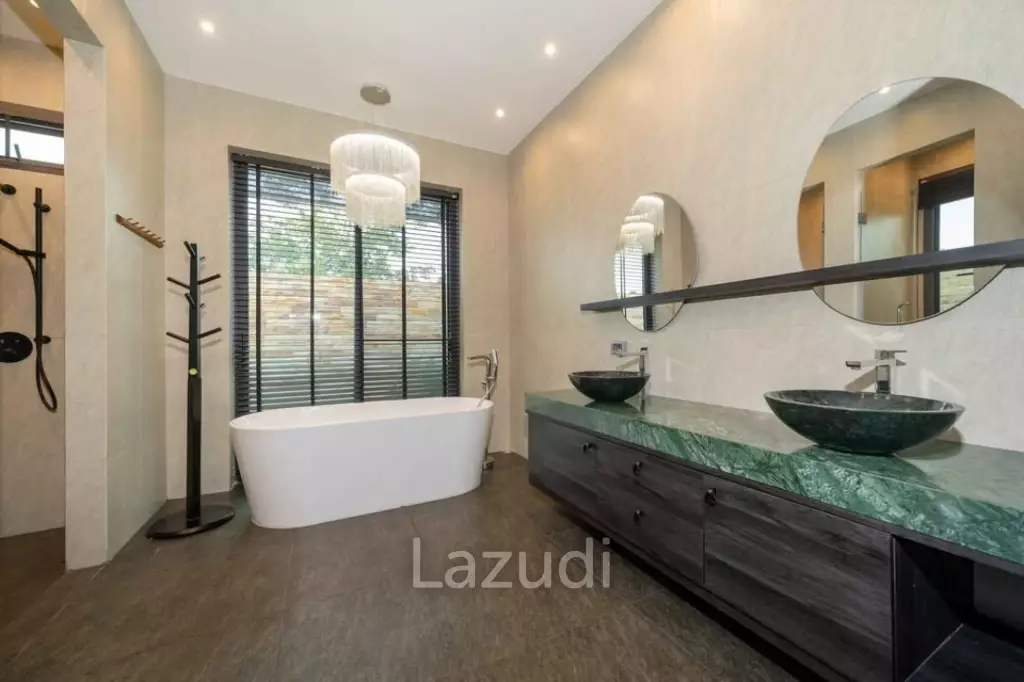 Brand New Modern 3-Bedroom Pool Villa in Thalang