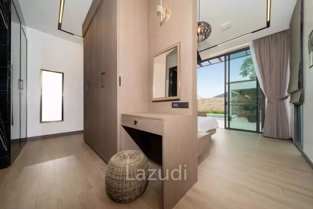 Brand New Modern 3-Bedroom Pool Villa in Thalang