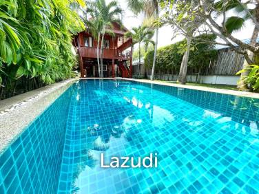 TEAK POOL VILLA Close to town and Beaches