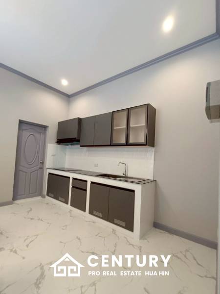 COZY SINGLE HOUSE IN MON MAI : 2 bed great value