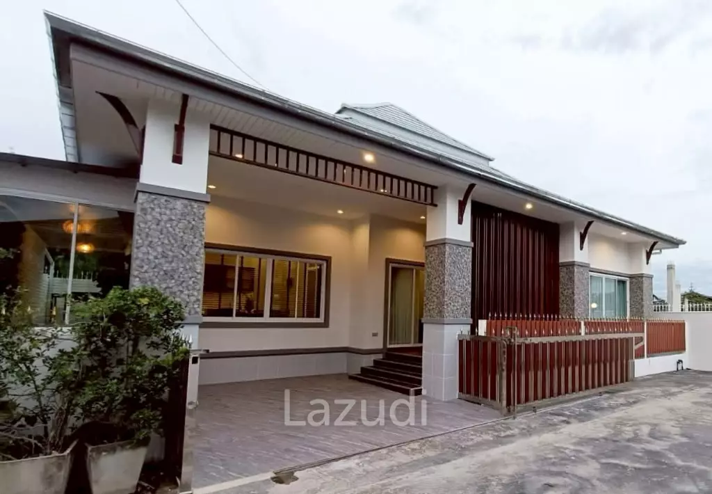 COZY SINGLE HOUSE IN MON MAI : 2 bed great value