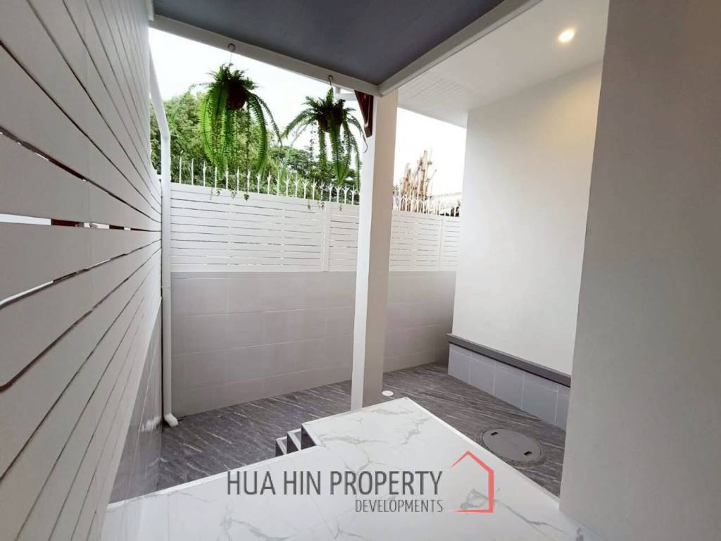 COZY SINGLE HOUSE IN MON MAI : 2 bed great value