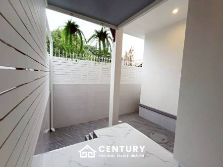 COZY SINGLE HOUSE IN MON MAI : 2 bed great value