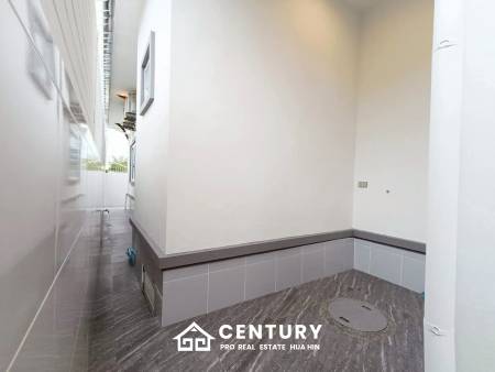 COZY SINGLE HOUSE IN MON MAI : 2 bed great value