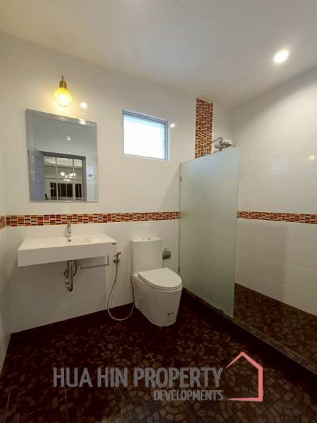 COZY SINGLE HOUSE IN MON MAI : 2 bed great value