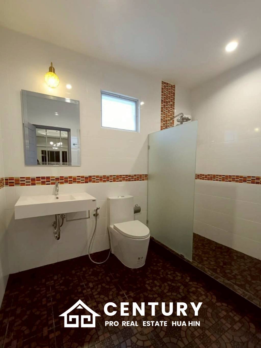 COZY SINGLE HOUSE IN MON MAI : 2 bed great value