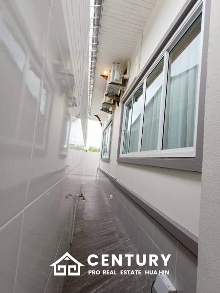 COZY SINGLE HOUSE IN MON MAI : 2 bed great value