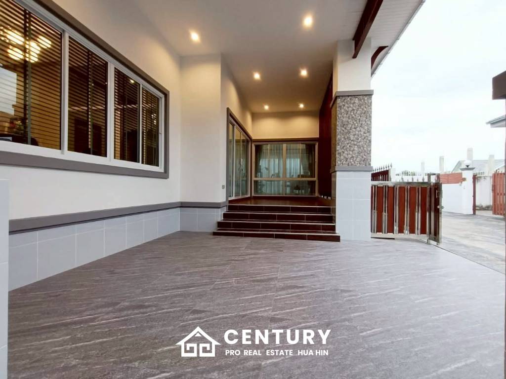 COZY SINGLE HOUSE IN MON MAI : 2 bed great value