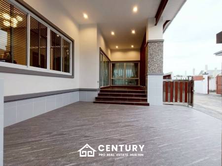 COZY SINGLE HOUSE IN MON MAI : 2 bed great value