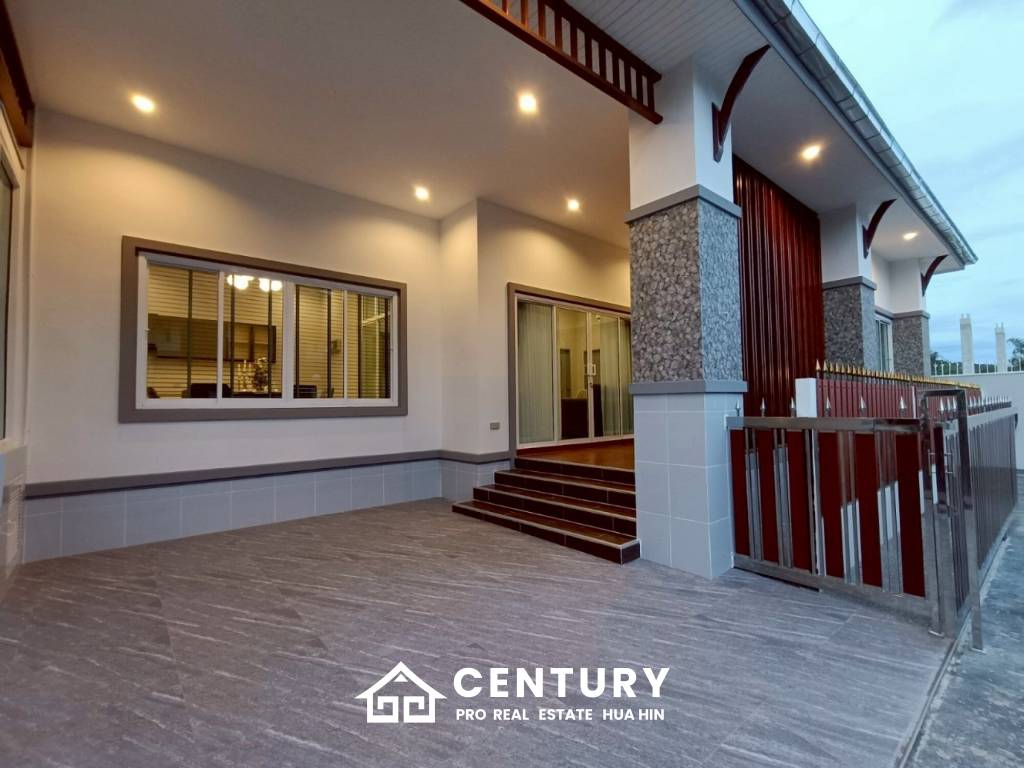 COZY SINGLE HOUSE IN MON MAI : 2 bed great value