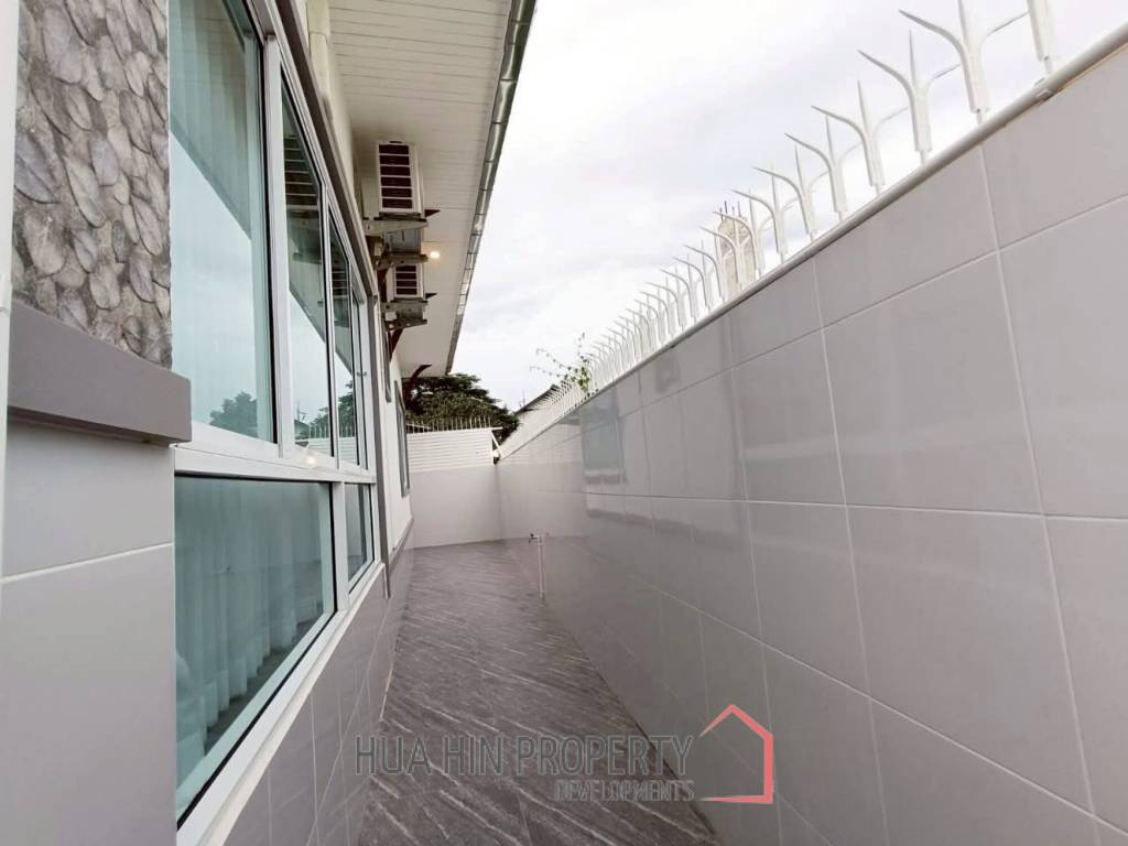 COZY SINGLE HOUSE IN MON MAI : 2 bed great value
