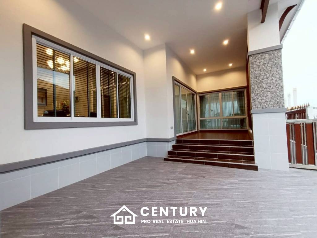 COZY SINGLE HOUSE IN MON MAI : 2 bed great value