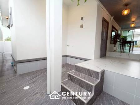 COZY SINGLE HOUSE IN MON MAI : 2 bed great value