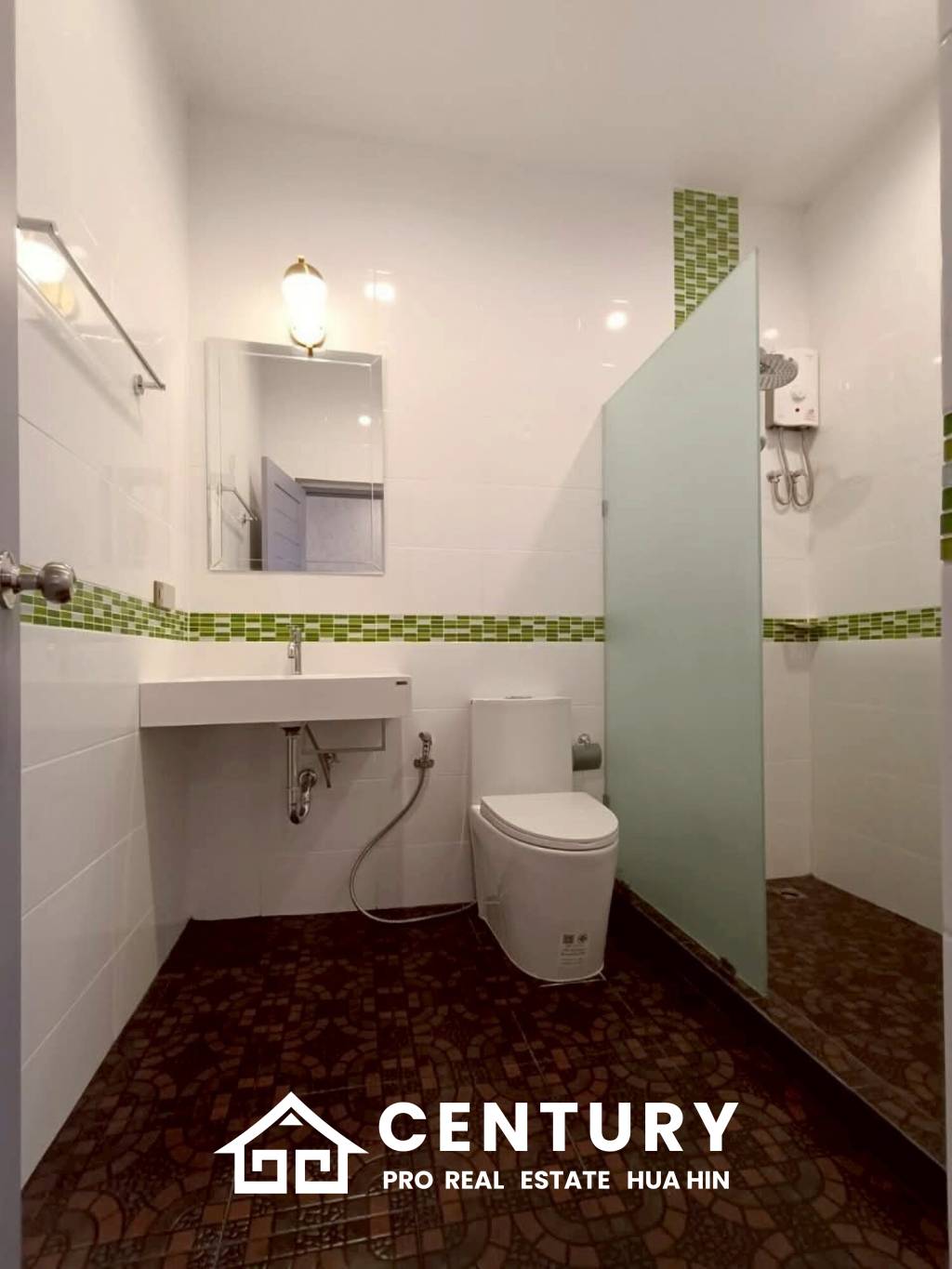 COZY SINGLE HOUSE IN MON MAI : 2 bed great value