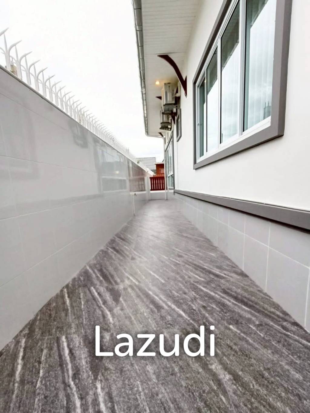 COZY SINGLE HOUSE IN MON MAI : 2 bed great value