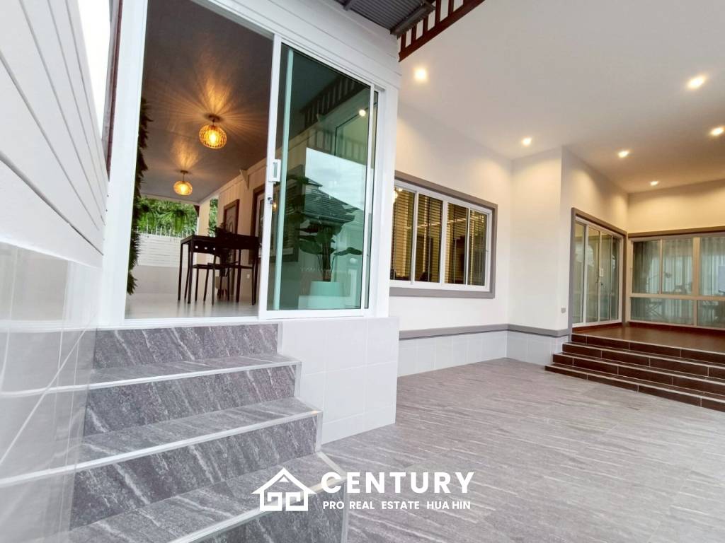 COZY SINGLE HOUSE IN MON MAI : 2 bed great value