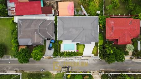 Strandnah / elegant - modern / Bergblick