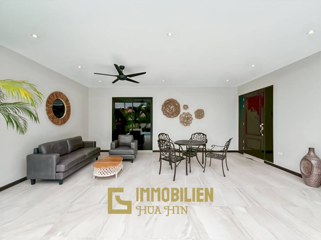 Strandnah / elegant - modern / Bergblick