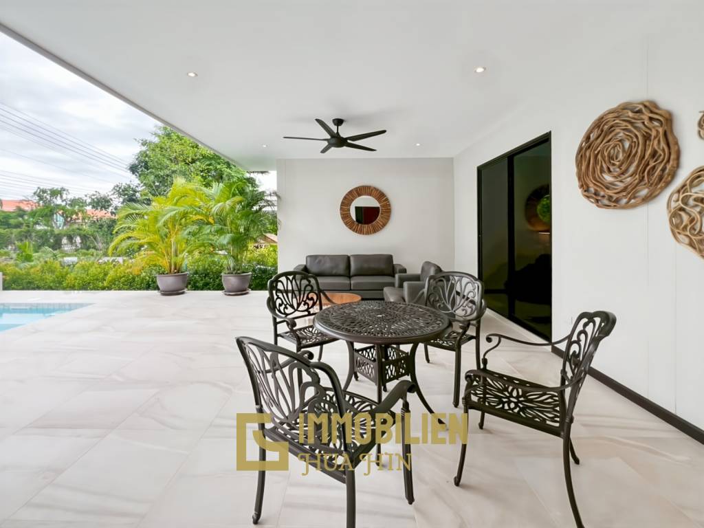 Strandnah / elegant - modern / Bergblick