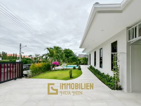 Strandnah / elegant - modern / Bergblick