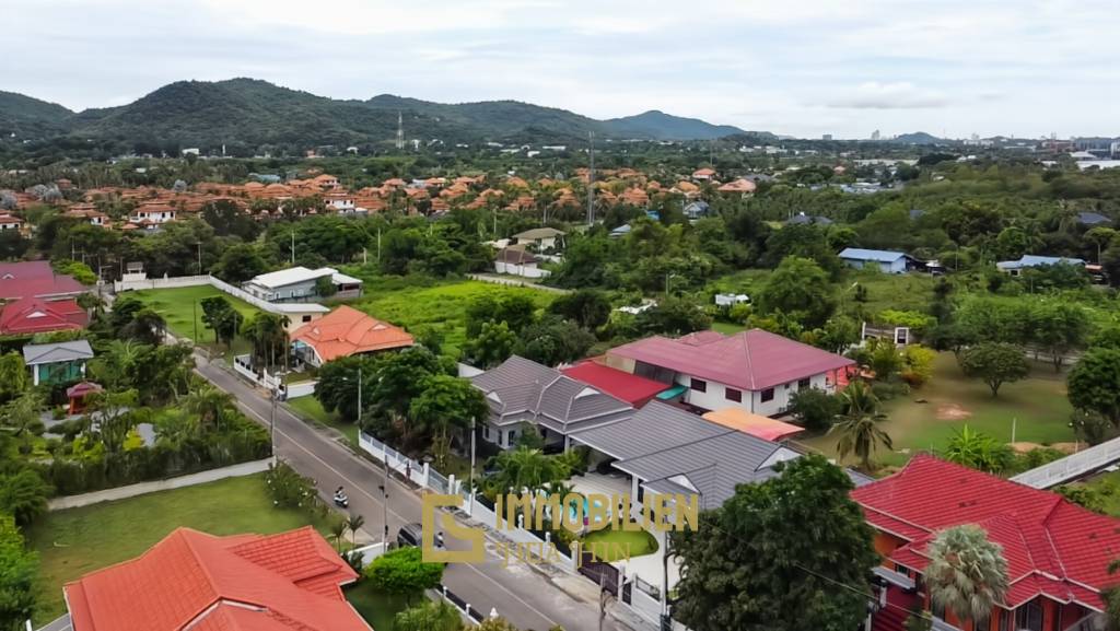 Strandnah / elegant - modern / Bergblick