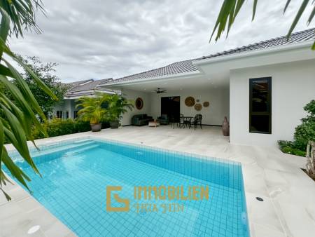 Strandnah / elegant - modern / Bergblick